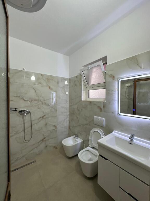 Apartament me qera 1+1