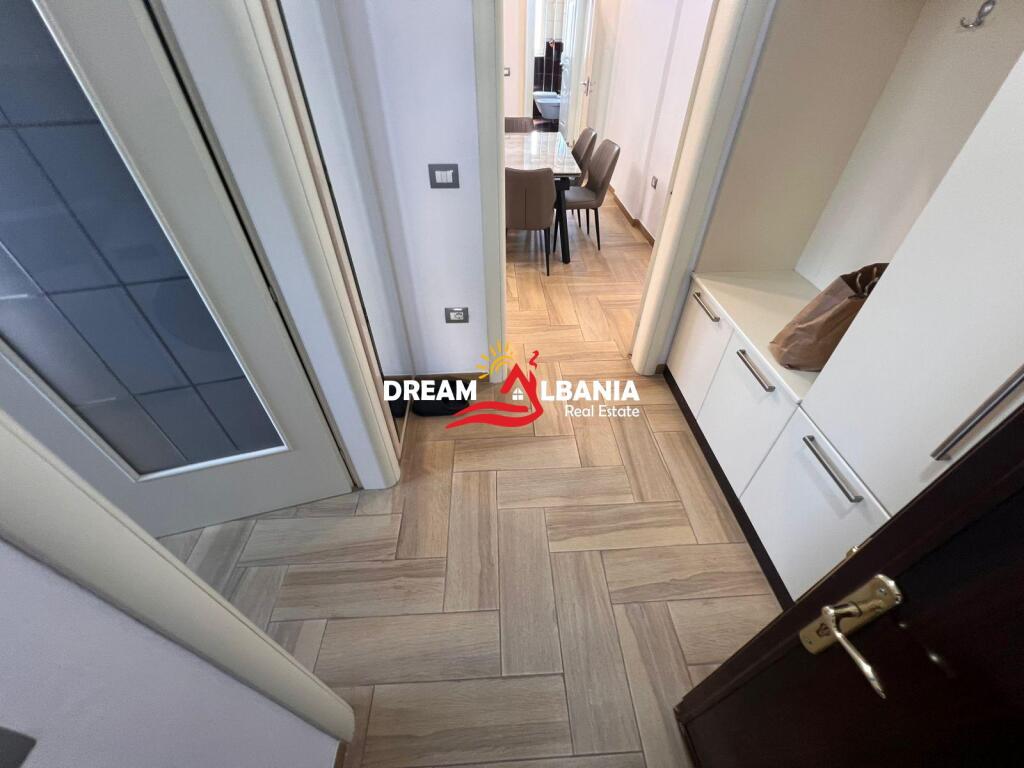 Apartament Luksoz 2+1 me qira ne rrugen e Durresit prane Mozaikut te Tiranes (ID 42215311)