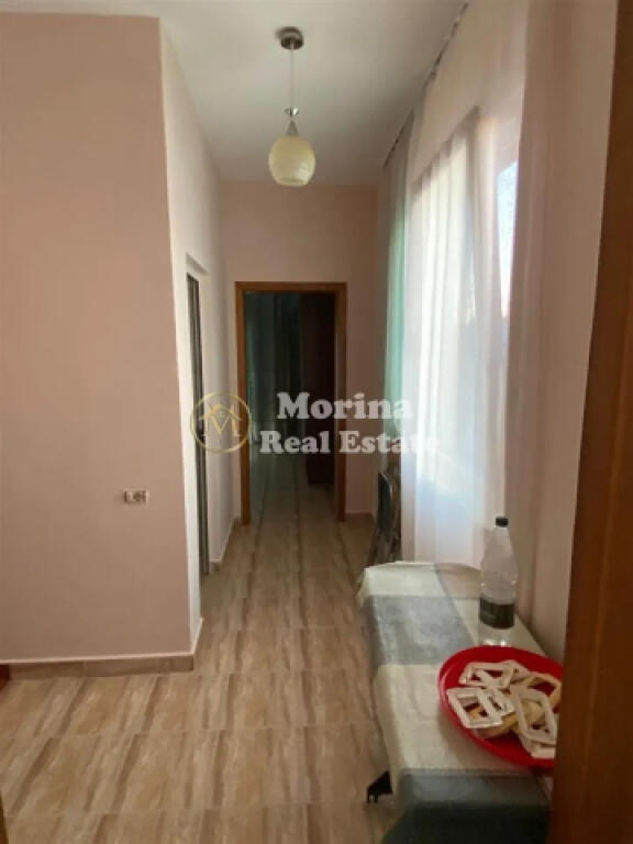 Qera Shtepi Private 2+1, Ali Demi