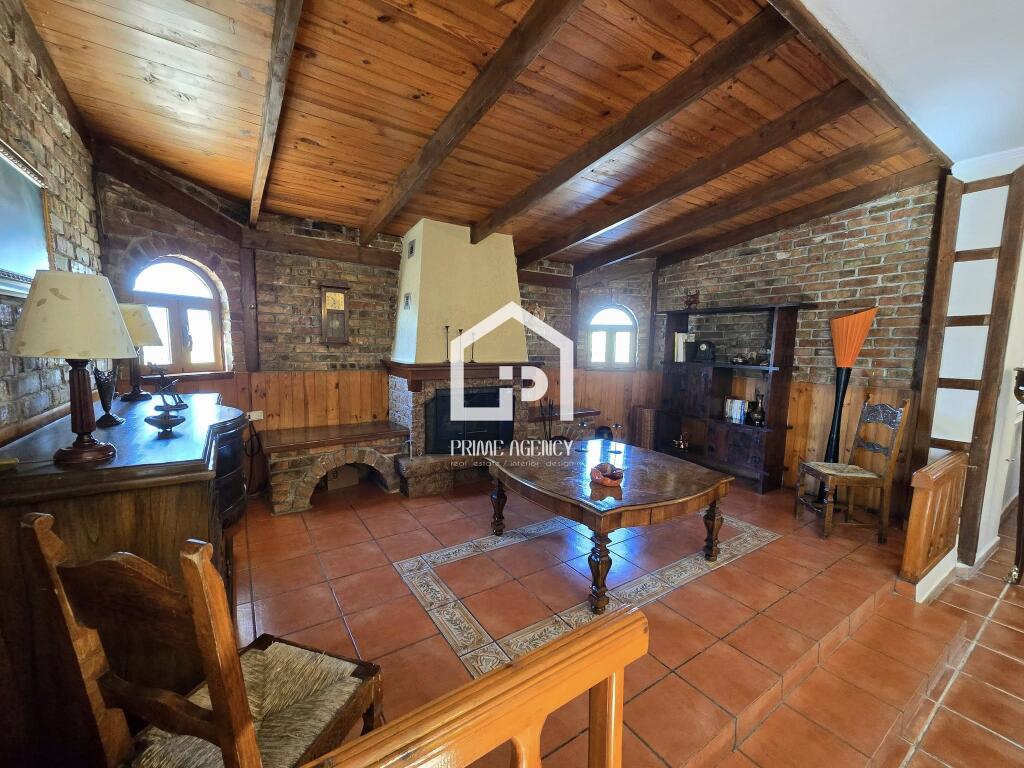 FOR RENT: PENTHOUSE APARTMENT/AREA: DINAMO STADIUM