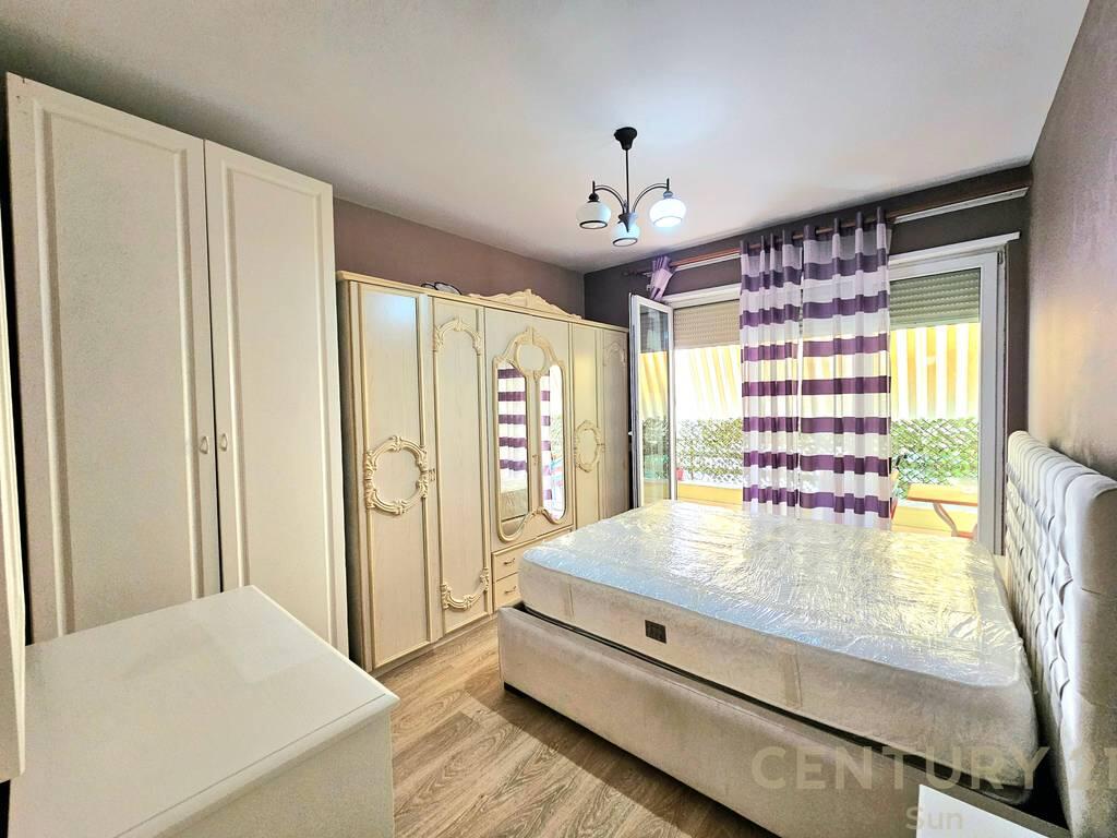 Me qera apartament 1+1+post parkimi afer kopshtit zoologjik.