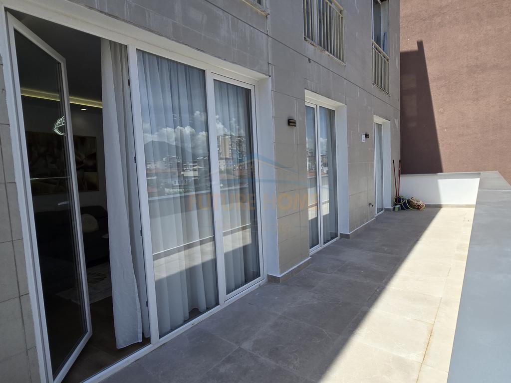 Qera, Apartament 2+1, Rruga e Barrikadave
