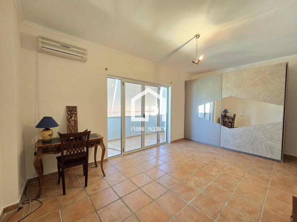 FOR RENT: PENTHOUSE APARTMENT/AREA: DINAMO STADIUM