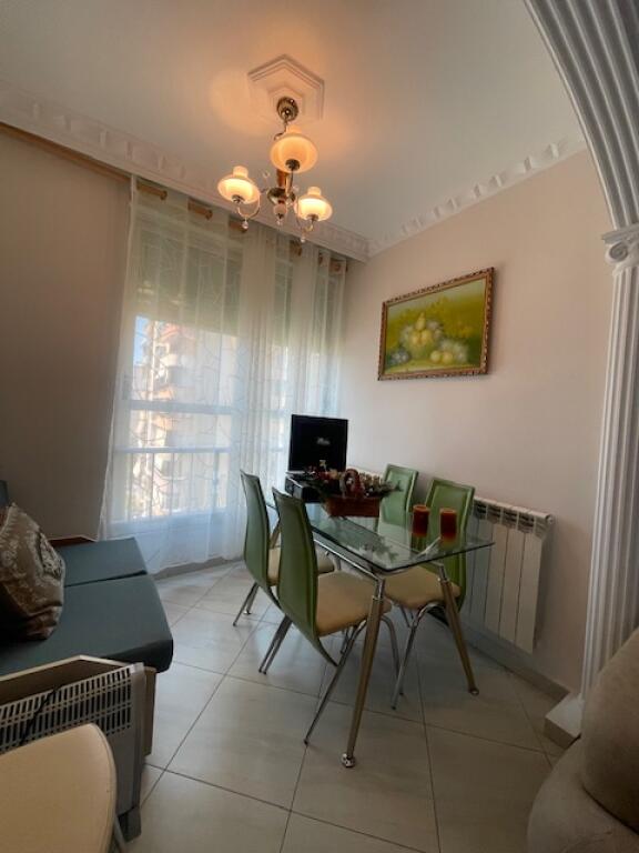 Apartament 2+1 Me Qira tek Ish-Parku Autobuzave