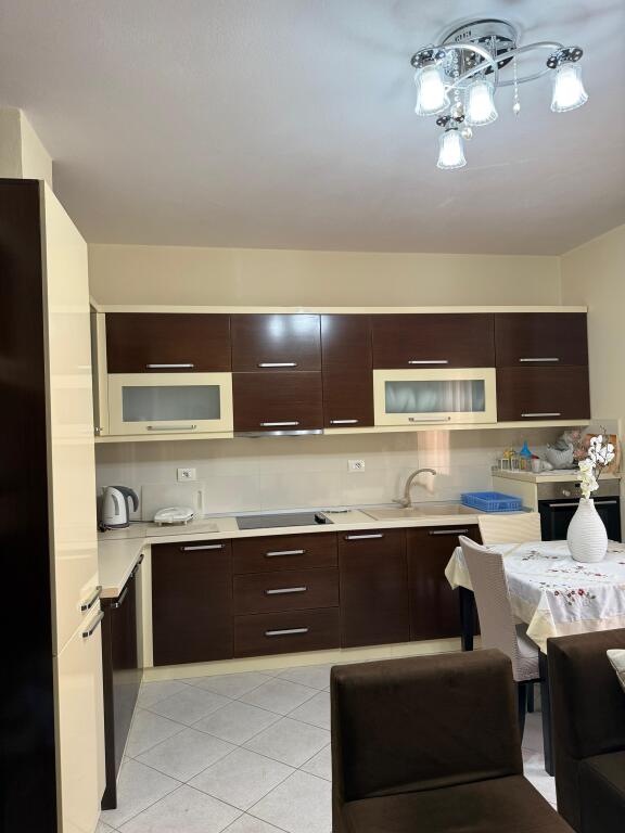 Shitet Apartament 1+1 në Vlorë – Rruga e Çipajve