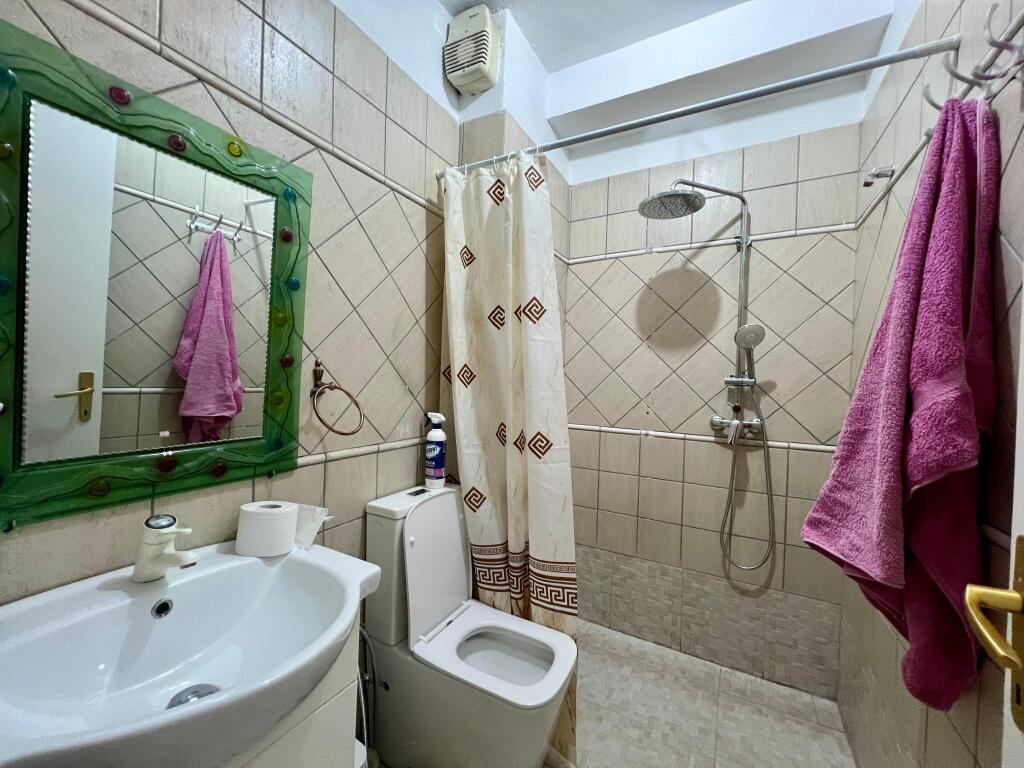 Qira, Apartament 2+1+2 "Rruga e Barrikadave", Tiranë.