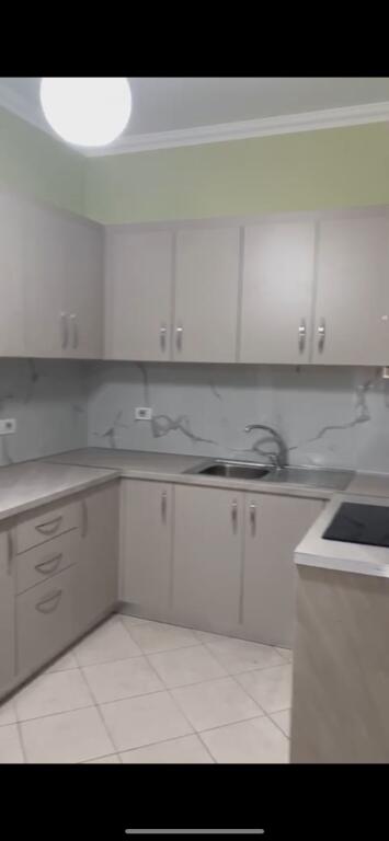 2+1 apartment for rent at Komuna e Parisit