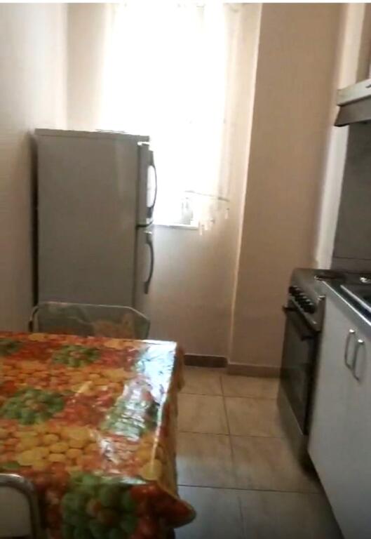 In the area of the Old Electric Market, R. Sali Nivica is renting a furnished 2+1 apartment.
