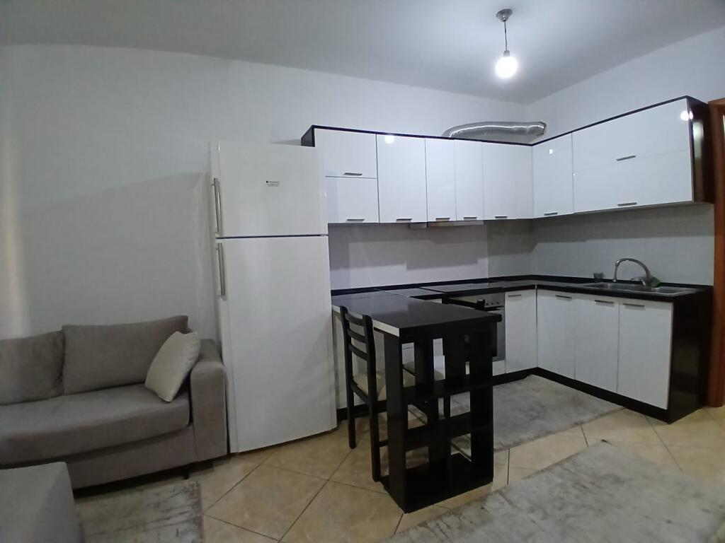 Jepet apartament 1+1, Mbrapa fakultetit të shkencave
