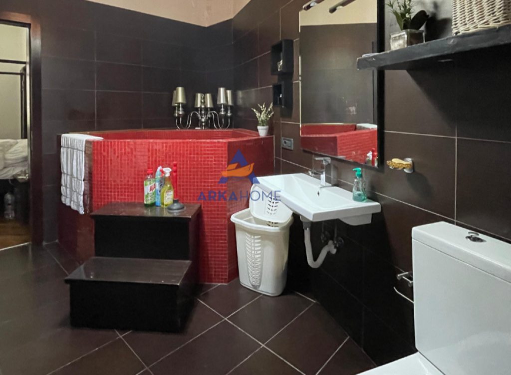 JEPET APARTAMENT ME QERA 2+1+BALLKON