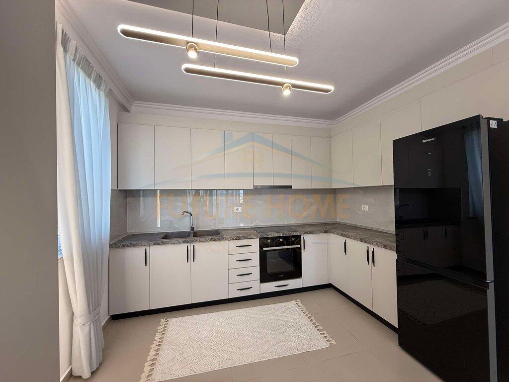 Shitet Apartament 2+1+2, Unaza e Re