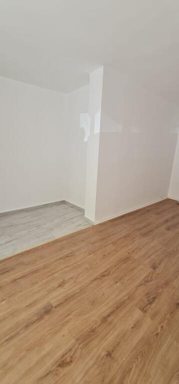 SHITET DYQAN TEK KOMUNA E PARISIT