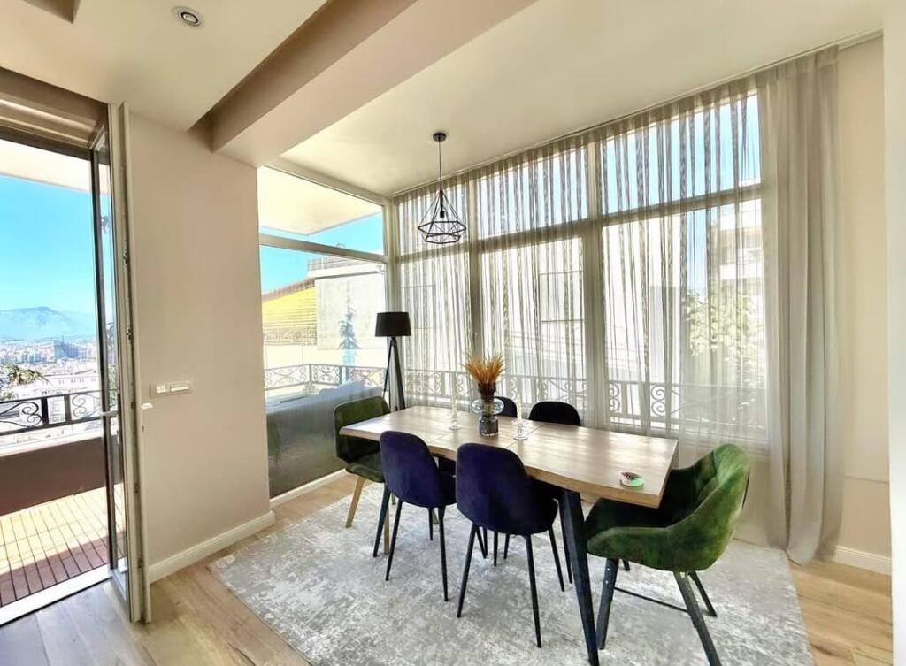 Kopshti Botanik shesim super apartament 2+1+2 tualete