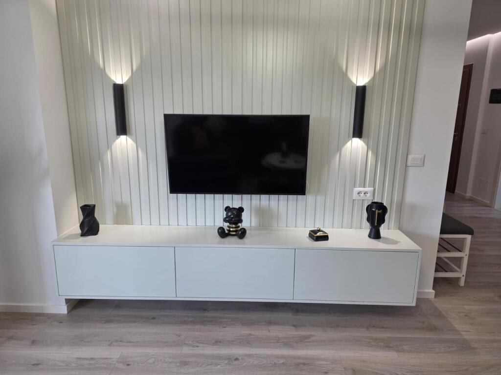 Jepet apartament 1+1 + parkim tek Rruga e Elbasanit!