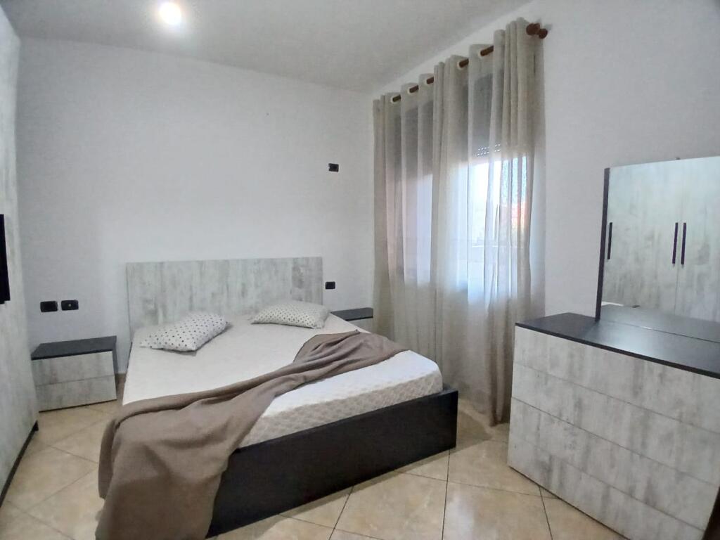 Jepet apartament 1+1, Mbrapa fakultetit të shkencave