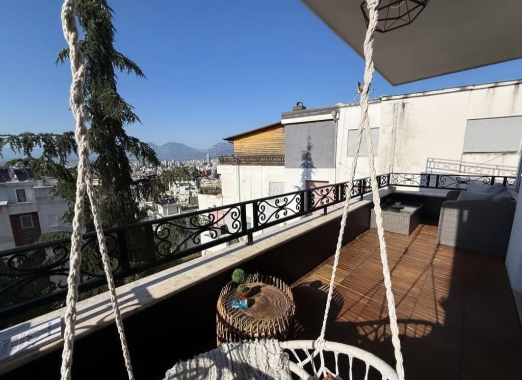 Kopshti Botanik shesim super apartament 2+1+2 tualete