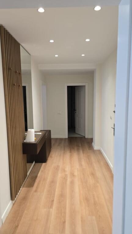 Apartament 2+1 me Qira – Bulevardi Zogu I Parë