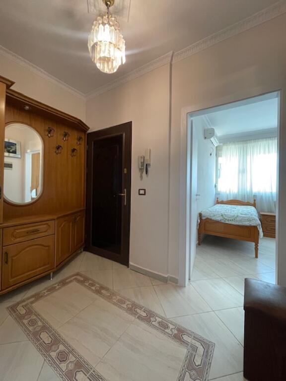 Apartament 2+1 Me Qira tek Ish-Parku Autobuzave