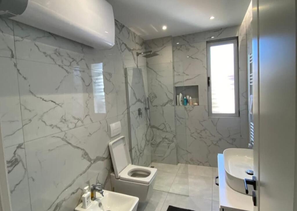 Near Residence Kodra e Diellit, we sell a 2+1+2 apartment with two bathrooms.