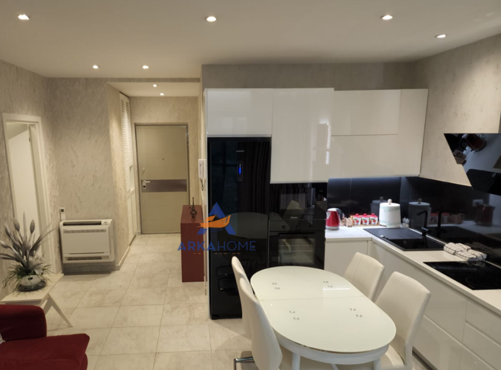 APARTAMENT ME QERA 2+1+BALLKON TE AMBASADOR 3, STADIUMI AIR ALBANIA