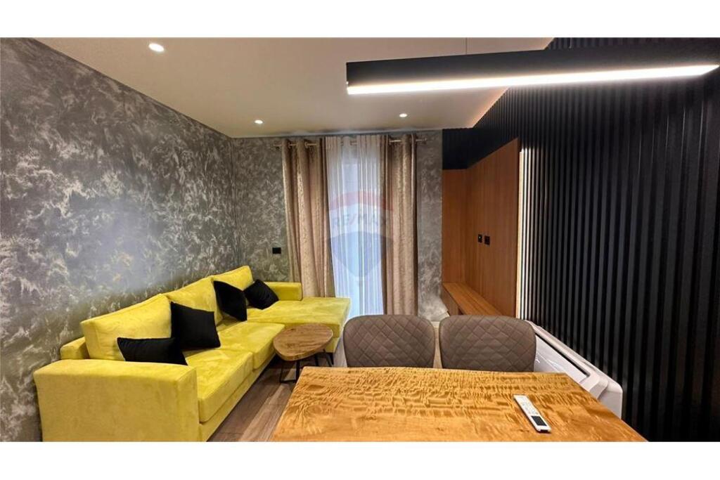 Apartament 2+1 me qira tek Rruga e Kavajes.