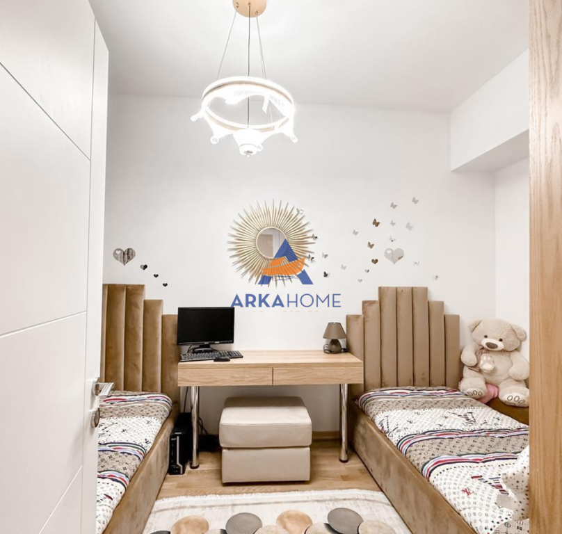 SHITET APARTAMENT 3+1+BALLKON "TE KOPSHTI BOTANIK".