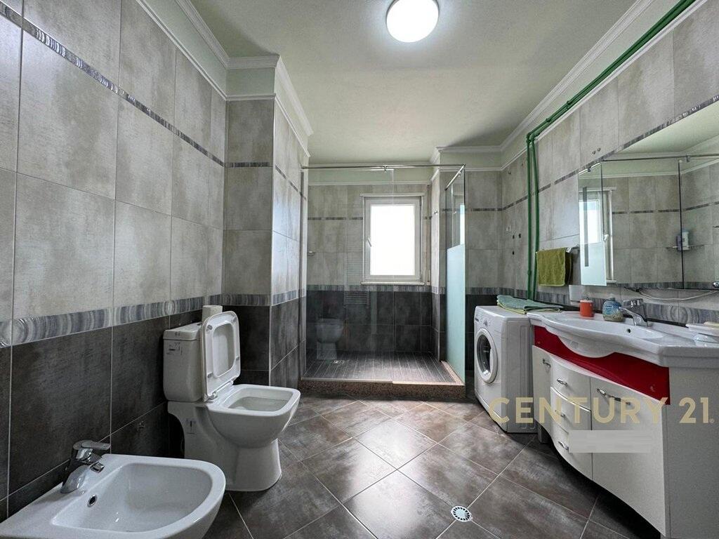 In affitto attico duplex 4+1+3 a Fresk, vicino al ristorante Fresk.