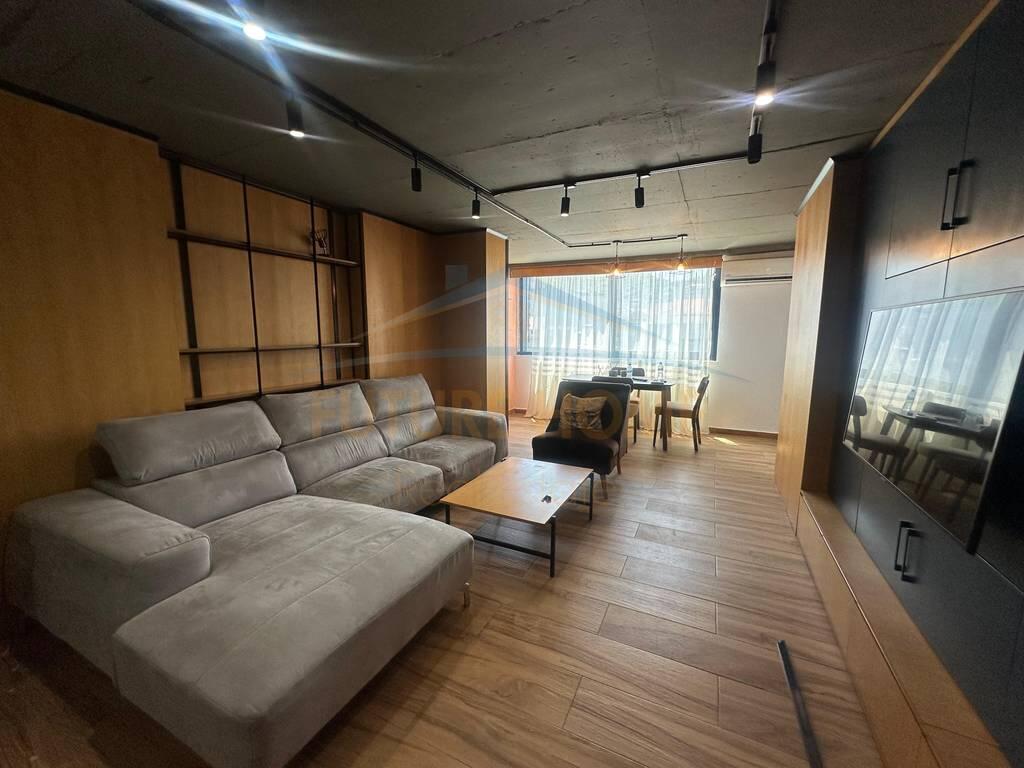 In Affitto, Duplex, Golden Park