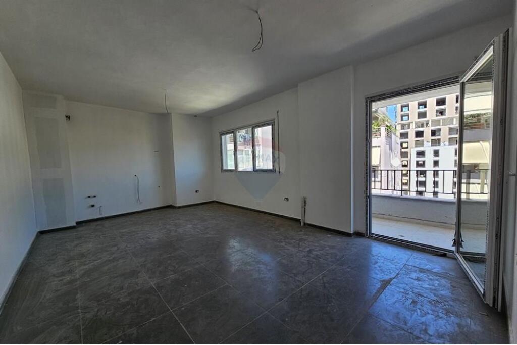 Office for rent together with parking space