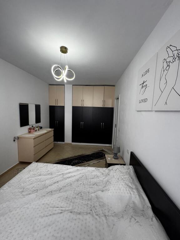Shitet apartament 1+1 Fresk