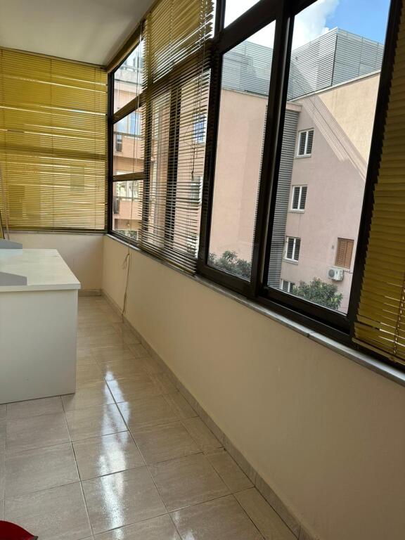 Apartament 2+1 për Qira – Rruga e Durrësit (pranë Shkollës Qemal Stafa)