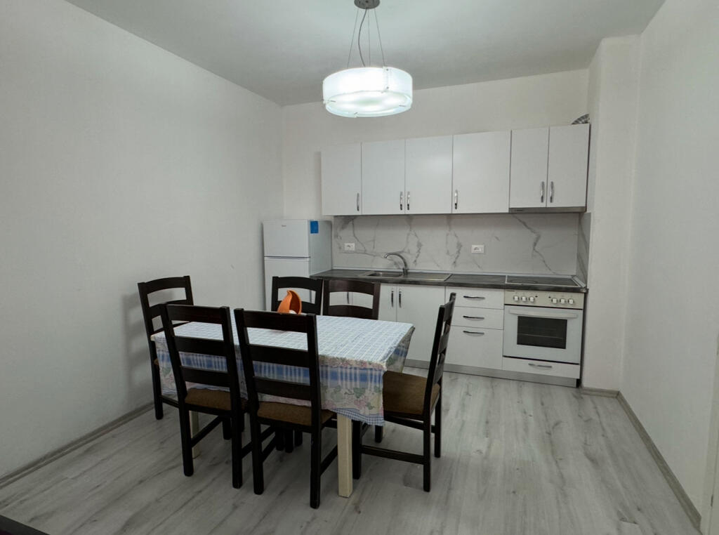 APARTAMENT 1+1 PËR QIRA NË ASTIR!