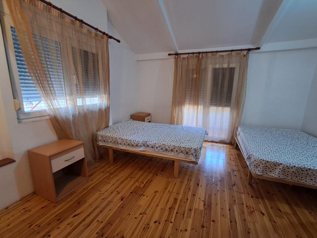 Appartamento 1+1 in affitto al 4° piano di una villa, Durazzo