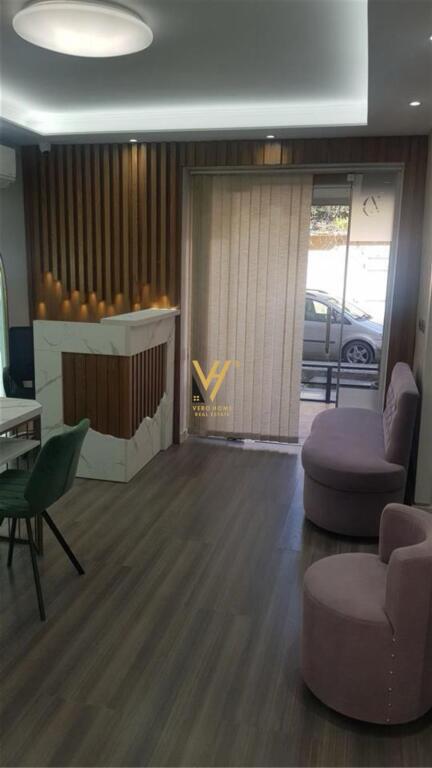 JEPET AMBIENT 50M2 ME QERA TE BRRYLI