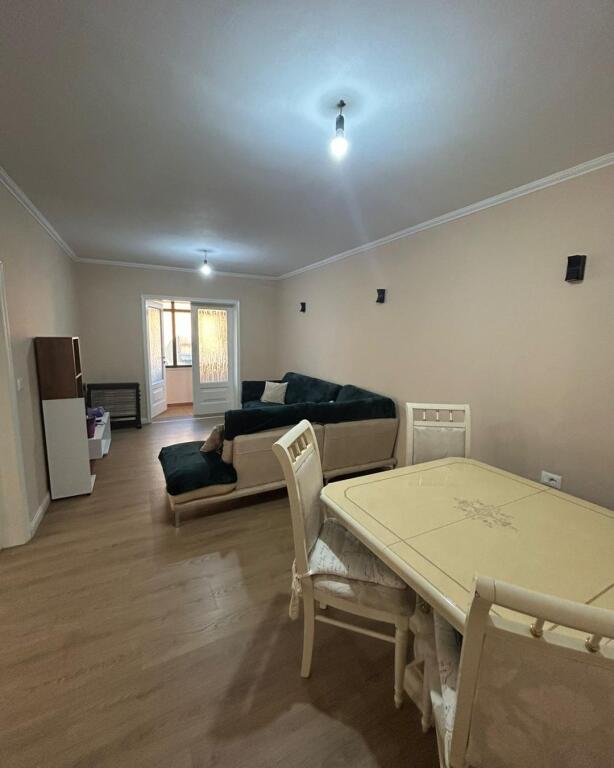 Jepet me qira apartament 2+1 te Oxhaku