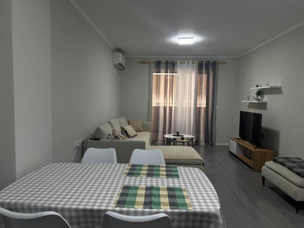 Appartamento in Affitto 2+1+2 al Giardino Zoologico (ID B2201381) Tirana
