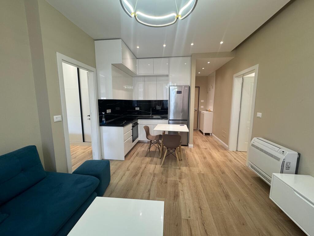 Jepet me qira super apartament 2+1 te Bulevardi i Ri