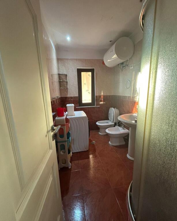 Jepet me qira apartament 2+1 te Oxhaku