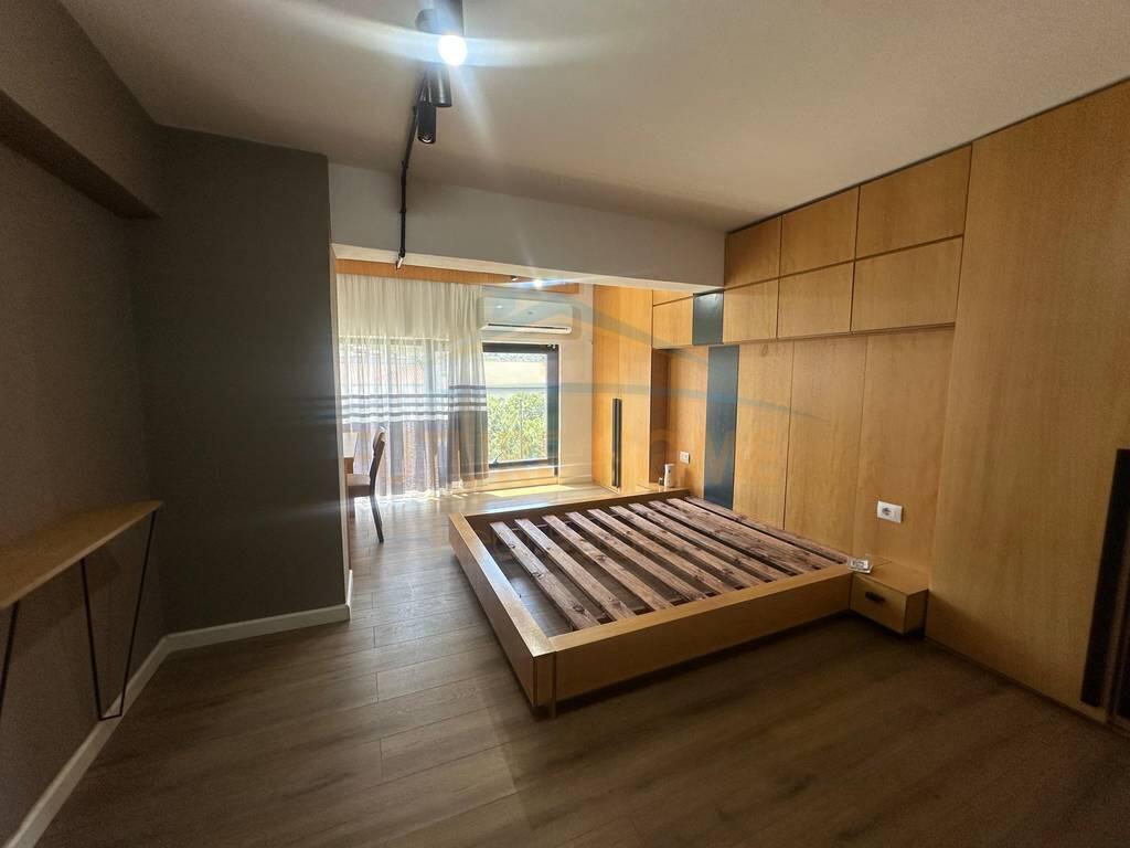 In Affitto, Duplex, Golden Park
