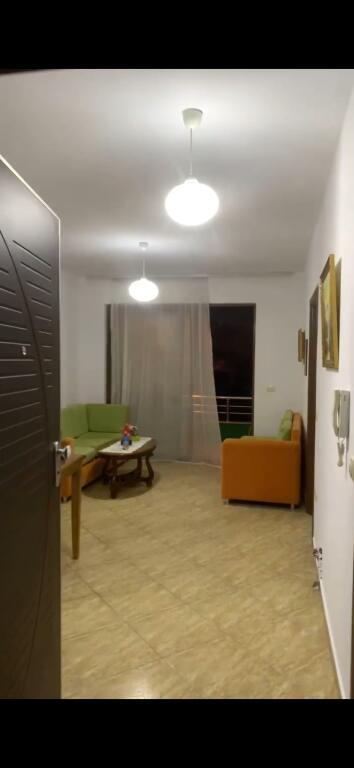 Apartament për qera tek Ali Visha në gjendje super