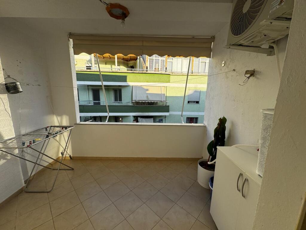 Shitet apartament 1+1 Fresk