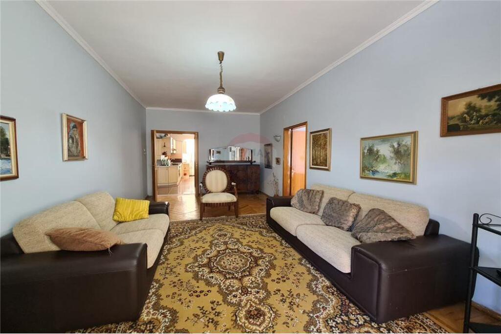 Apartament 2+1 me qira ne Qender!