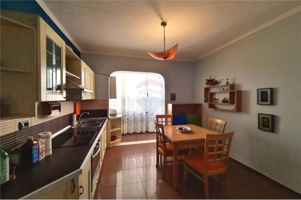 Apartament 2+1 me qira ne Qender!