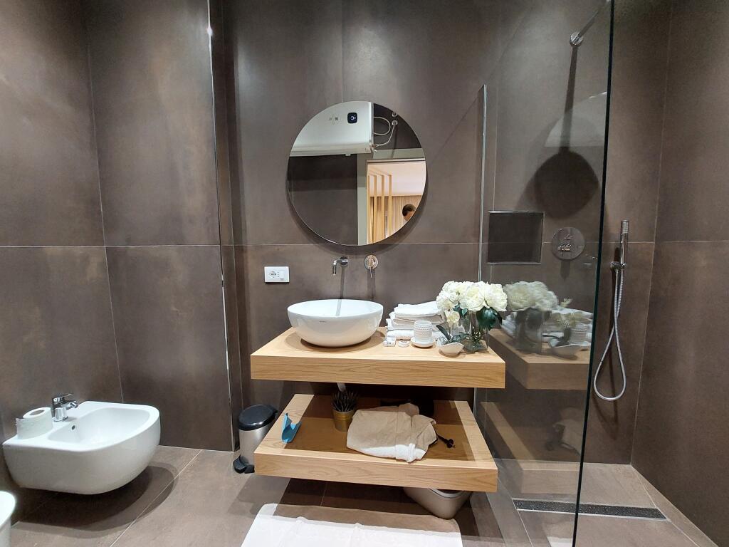 ESKLUZIVE në Lungomare, Vlorë! Shitet apartament 2+1+2 + post parkimi,