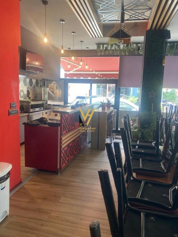NEGOZIO 50 M2 IN AFFITTO PRESSO KOMUNA E PARISIT