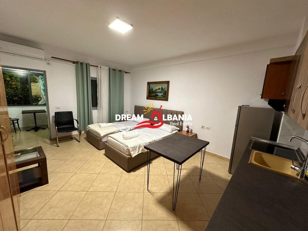 Shiten 2 garsoniere ne rrugen e Durrsit prane Bllokut te Ambasadave (ID 4101043)