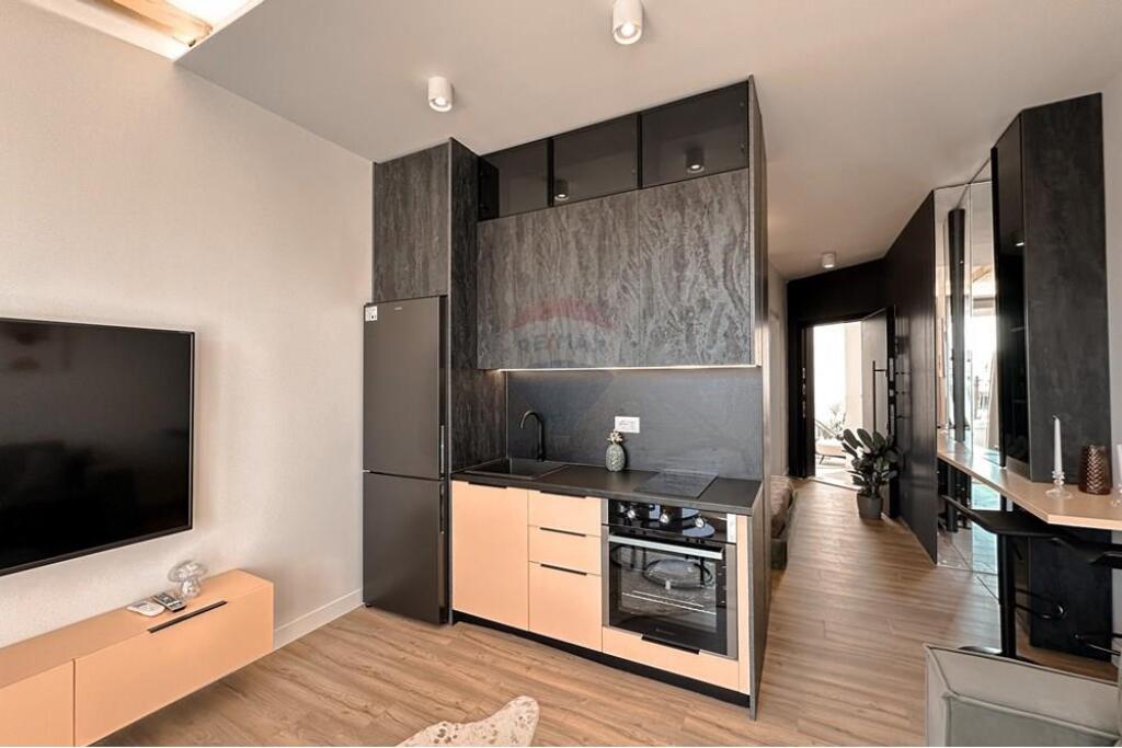 Studio di Lusso in Vendita ad Astir!