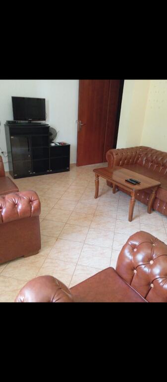 APARTAMENT 1+1. ISH TREGU ELEKTRIK