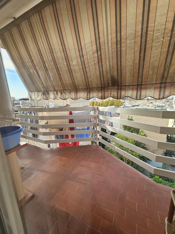 Apartament 2+1 për shitje pranë Medresesë!