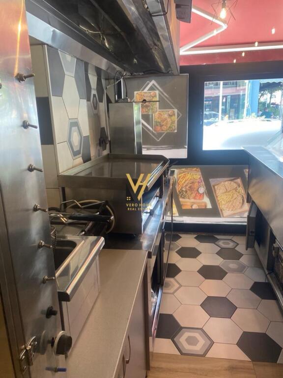 NEGOZIO 50 M2 IN AFFITTO PRESSO KOMUNA E PARISIT